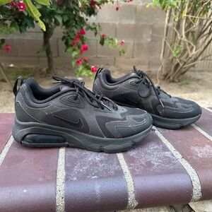 Nike Air Max 200 Triple Black Sneakers size 7